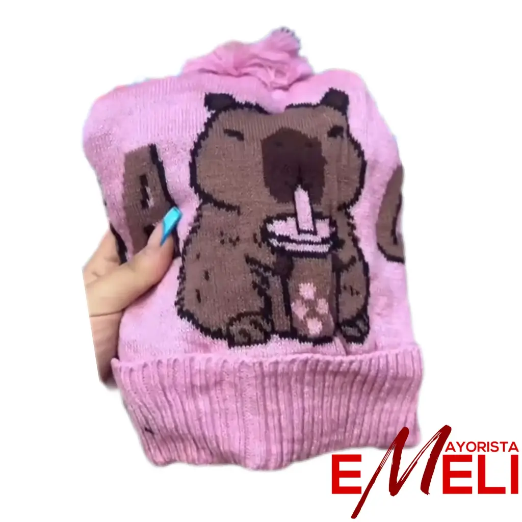 Gorro tejido de lana Capibara con pompón por unidad